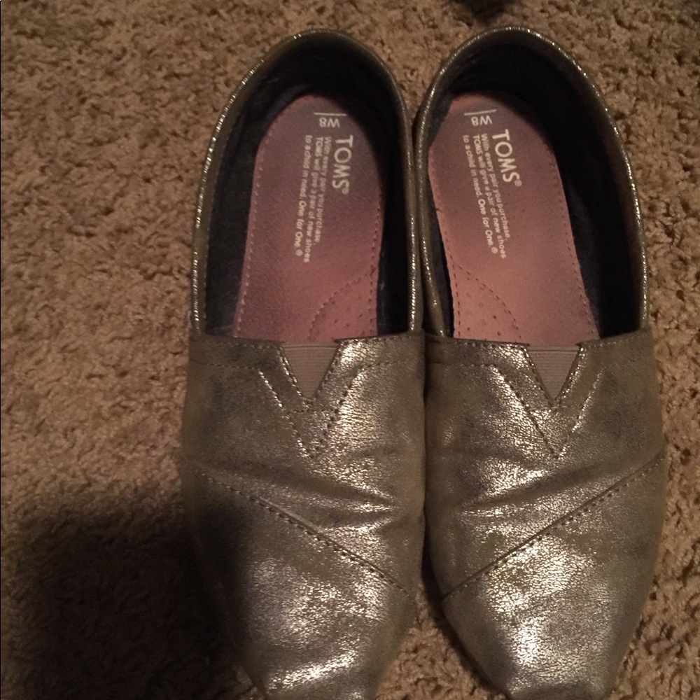 Toms - Picture 2 of 3